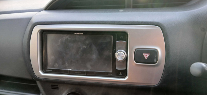 toyota-vitz-f-m-package-10-big-13