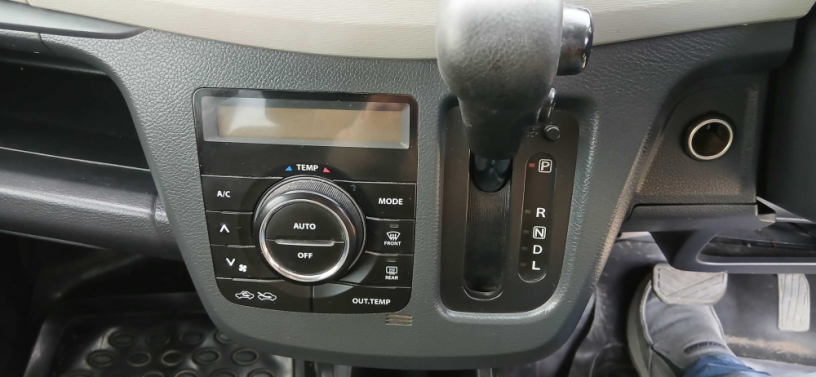 suzuki-wagon-r-fx-big-14
