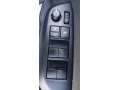 toyota-yaris-hatchback-x-small-14