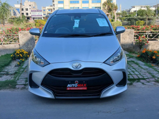 toyota-yaris-hatchback-x