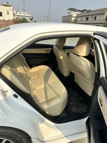 toyota-corolla-altis-grande-cvt-i-18-big-14