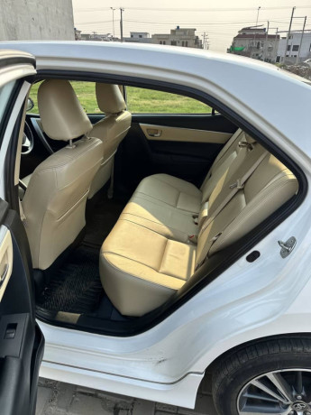 toyota-corolla-altis-grande-cvt-i-18-big-18