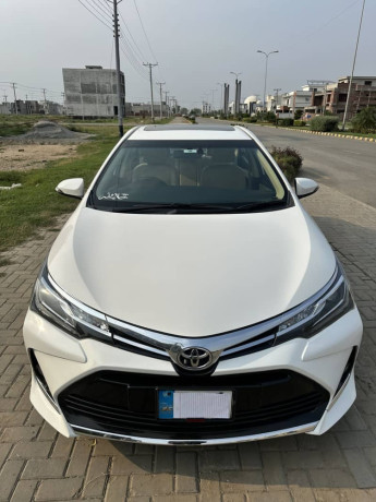 toyota-corolla-altis-grande-cvt-i-18-big-1