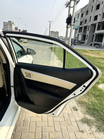 toyota-corolla-altis-grande-cvt-i-18-big-15