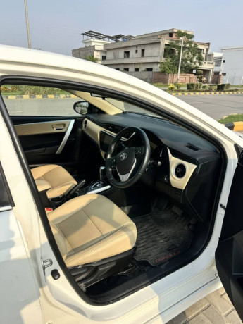 toyota-corolla-altis-grande-cvt-i-18-big-12