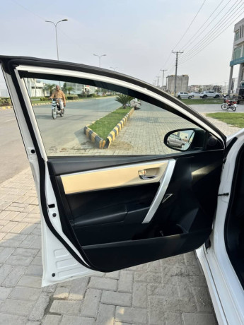 toyota-corolla-altis-grande-cvt-i-18-big-17