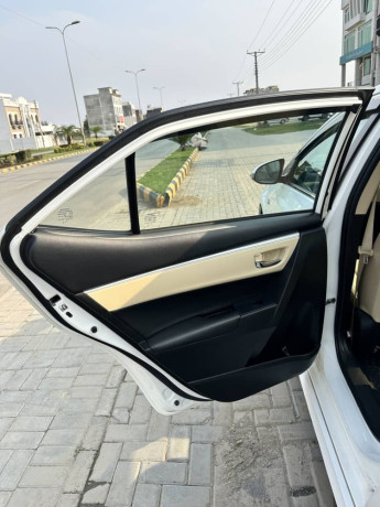 toyota-corolla-altis-grande-cvt-i-18-big-19