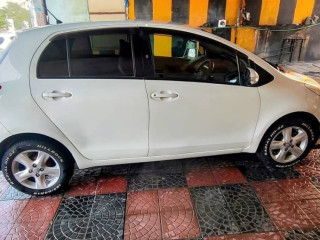 toyota-vitz-2011