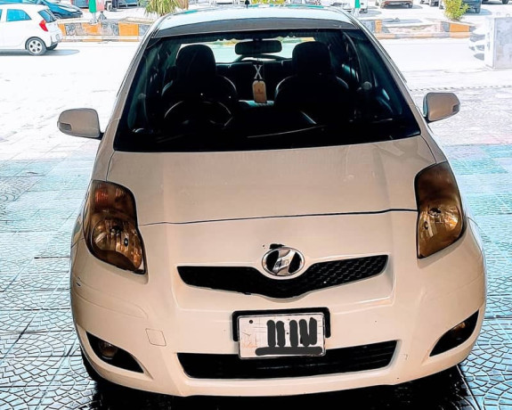 toyota-vitz-2011-big-3