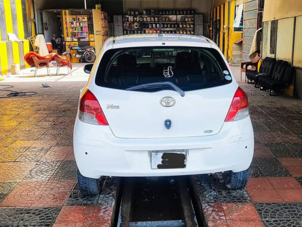 toyota-vitz-2011-big-1
