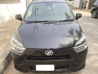 daihatsu-mira-2017-pearl-black