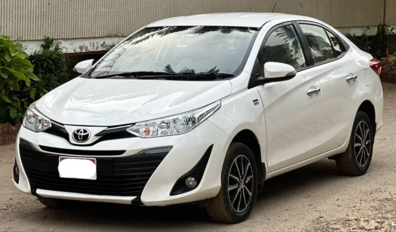 toyota-yaris-ativ-15-2022-big-6