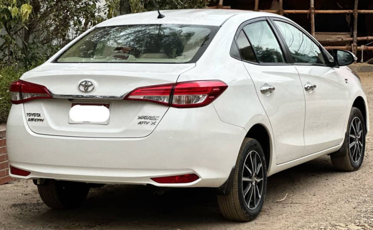 toyota-yaris-ativ-15-2022-big-7