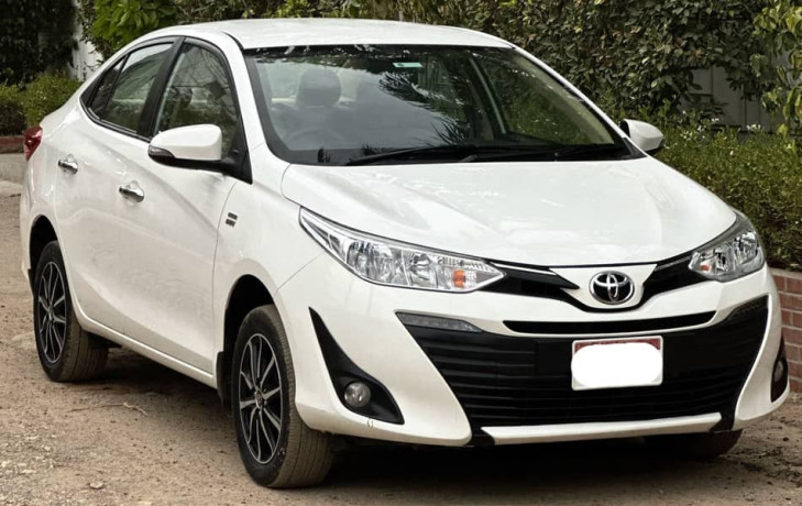 toyota-yaris-ativ-15-2022-big-5
