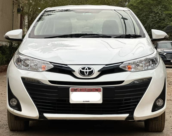 toyota-yaris-ativ-15-2022-big-0