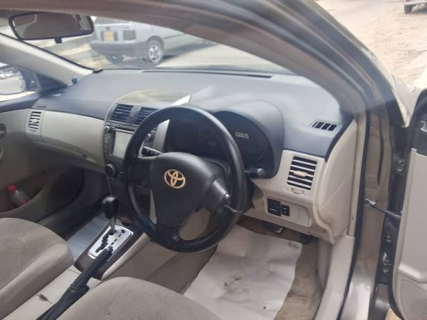 toyota-corolla-gli-16-2014-big-11