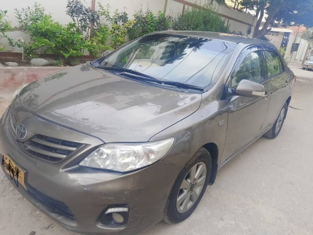 toyota-corolla-gli-16-2014-big-1