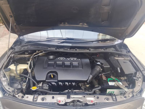 toyota-corolla-gli-16-2014-big-10