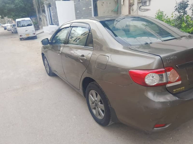 toyota-corolla-gli-16-2014-big-5