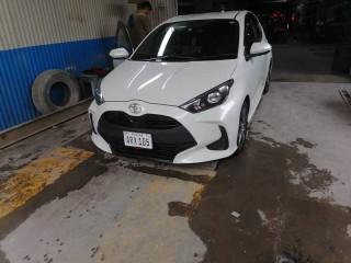 toyota-yaris-hatchback-20202025