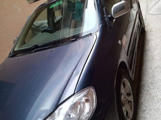 toyota-corolla-se-saloon-2005