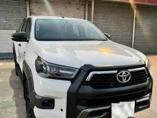 toyota-hilux-revo-rocco