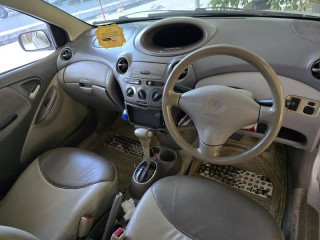 toyota-platz-10-2003-model-2006-registered
