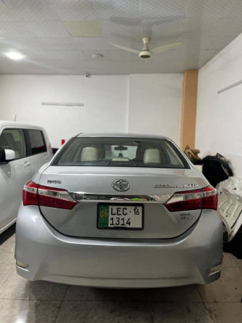 toyota-corolla-altis-2016-big-11