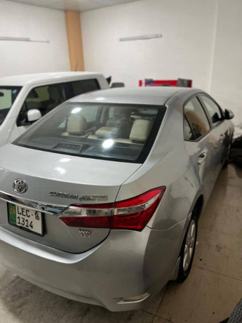 toyota-corolla-altis-2016-big-8