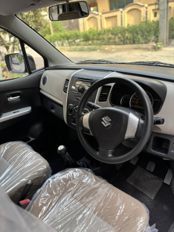 suzuki-wagon-r-bumper-to-bumper-genuine-1st-owner-23000kms-driven-big-13