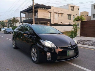 toyota-prius-2011