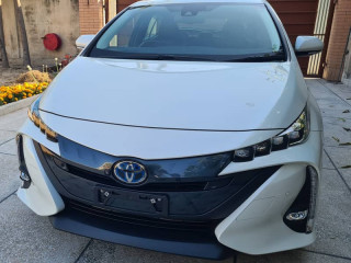 toyota-prius-phv-2020