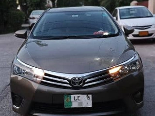 toyota-corolla-altis-2015