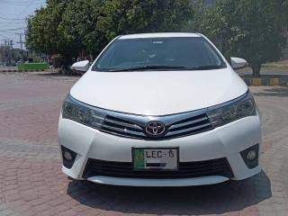 toyota-corolla-altis-cruistronic-2015
