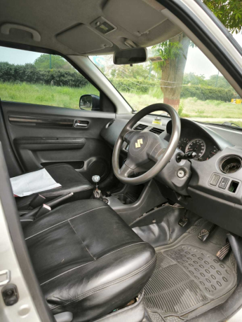 suzuki-swift-dlx-13-big-18