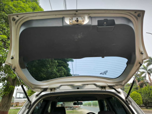 suzuki-swift-dlx-13-big-17