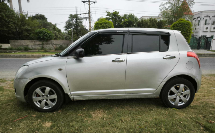 suzuki-swift-dlx-13-big-3