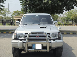1996-mitsubishi-pajero-exceed-28l-diesel-islamabad-registered