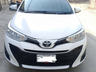 toyota-yaris-2020-2021