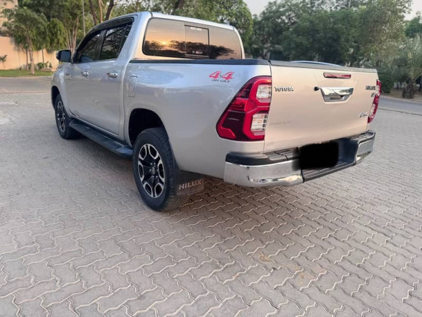 hilux-revo-v-2021-new-shape-for-sale-big-2