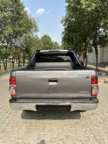 toyota-hilux-champ-big-9