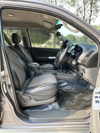 toyota-hilux-champ-big-10