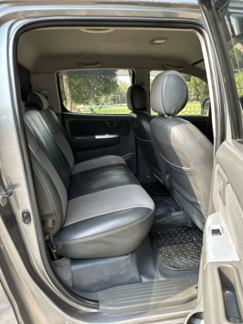 toyota-hilux-champ-big-11