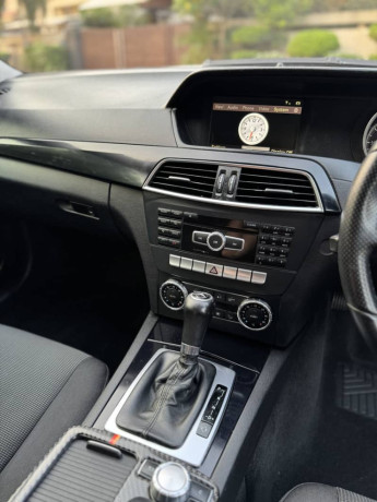 mercedes-benz-c-class-c-200-cgi-2011-big-2