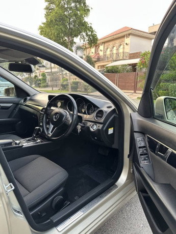 mercedes-benz-c-class-c-200-cgi-2011-big-12