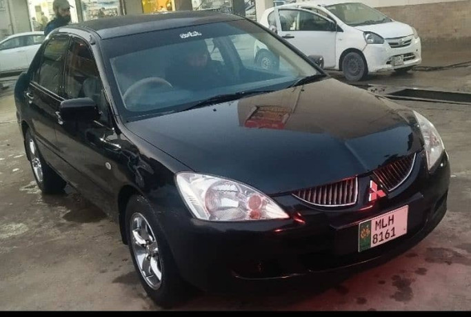 mitsubishi-lancer-2005-big-1