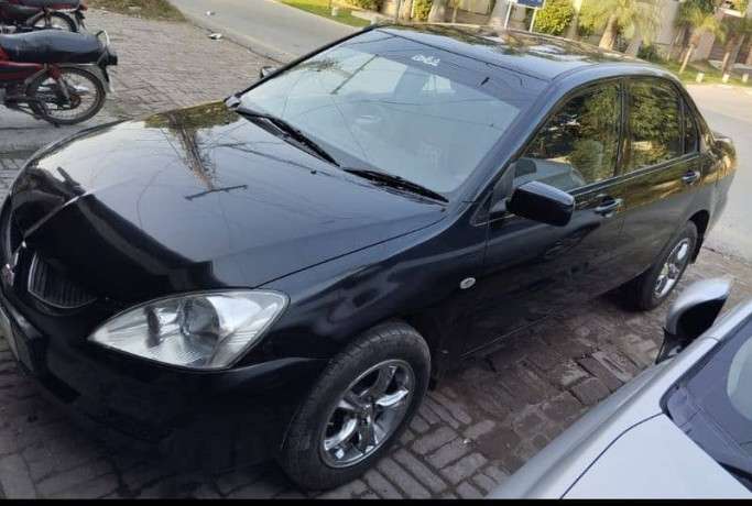 mitsubishi-lancer-2005-big-3