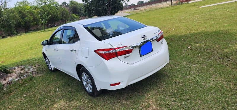 toyota-corolla-2014-altis-grande-18-automatic-register-in-2015-big-8