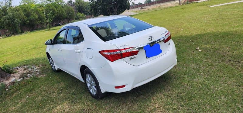 toyota-corolla-2014-altis-grande-18-automatic-register-in-2015-big-4