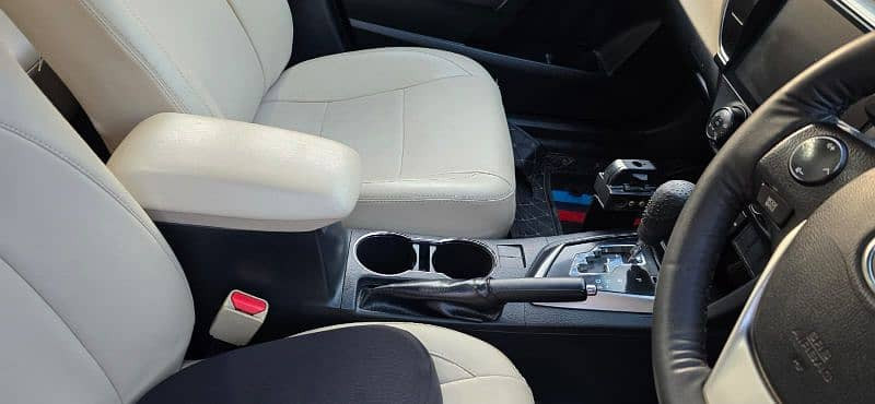 toyota-corolla-2014-altis-grande-18-automatic-register-in-2015-big-13